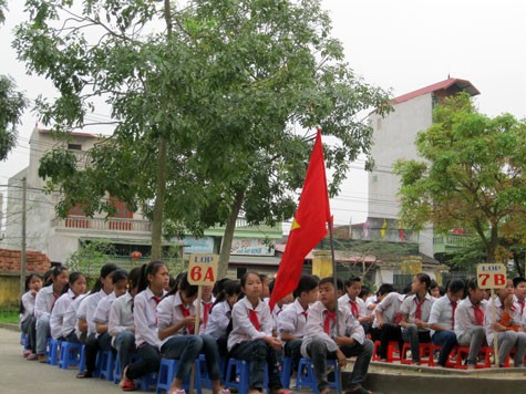 Học sinh trường THCS Liên Phương, Thường Tín, Hà Nội cùng chung tay ủng hộ bữa cơm có thịt cho học sinh nghèo miền núi